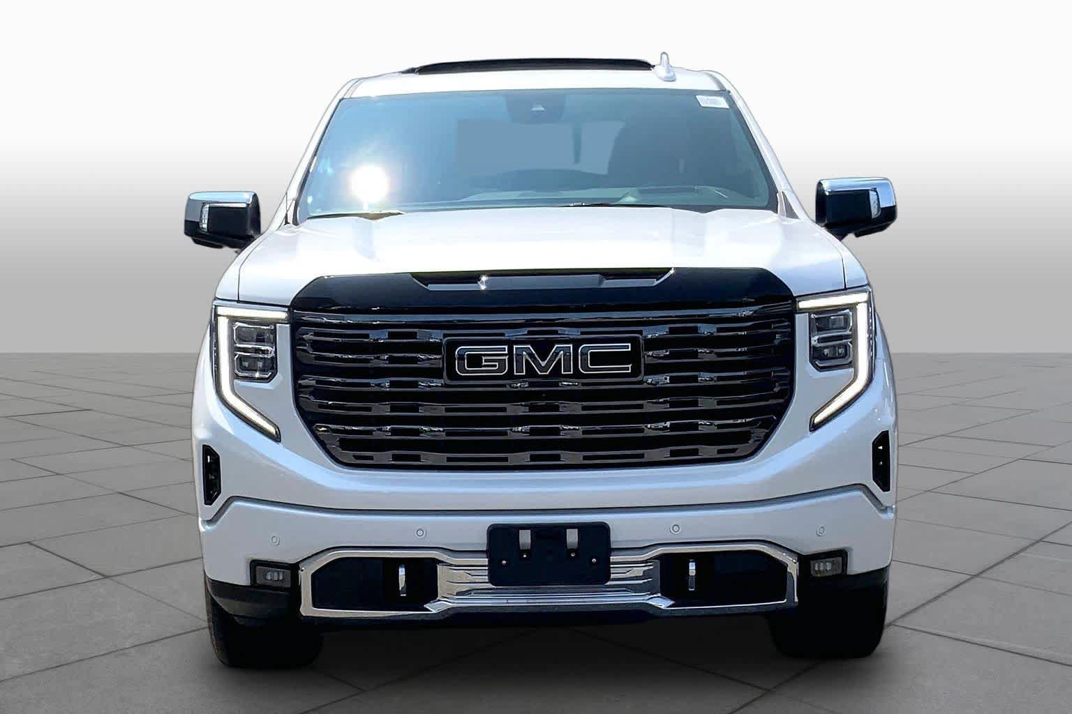 Used 2025 GMC Sierra 1500 Denali Ultimate AWD/4WD image 4