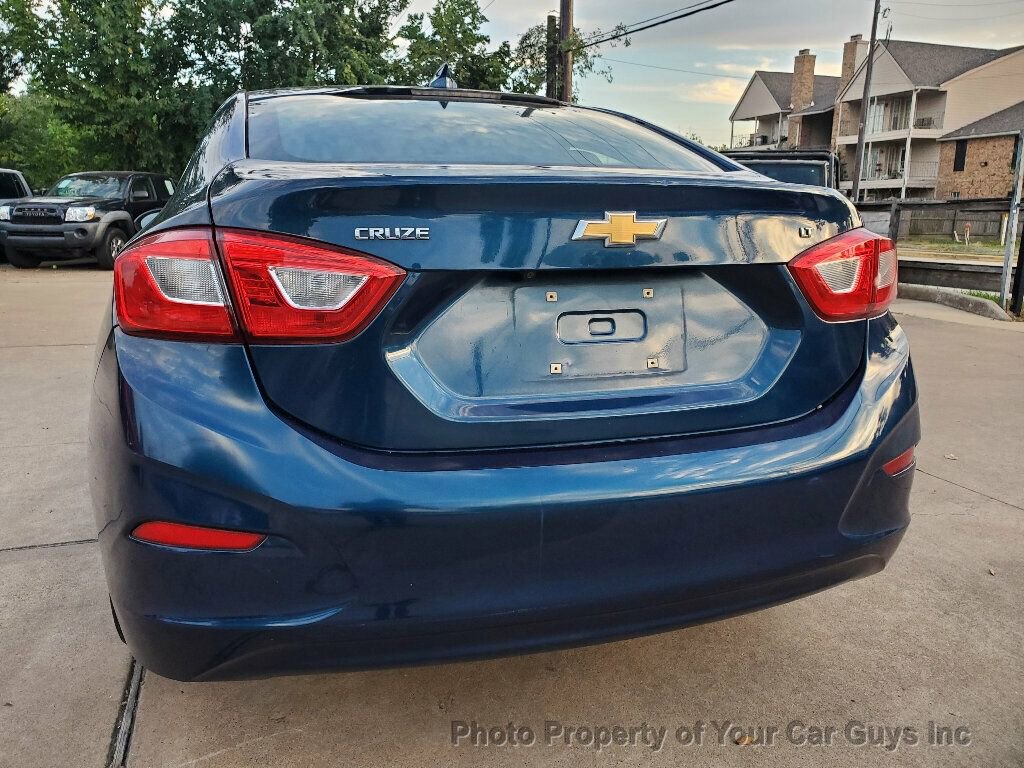 Used 2019 Chevrolet Cruze LT FWD image 18