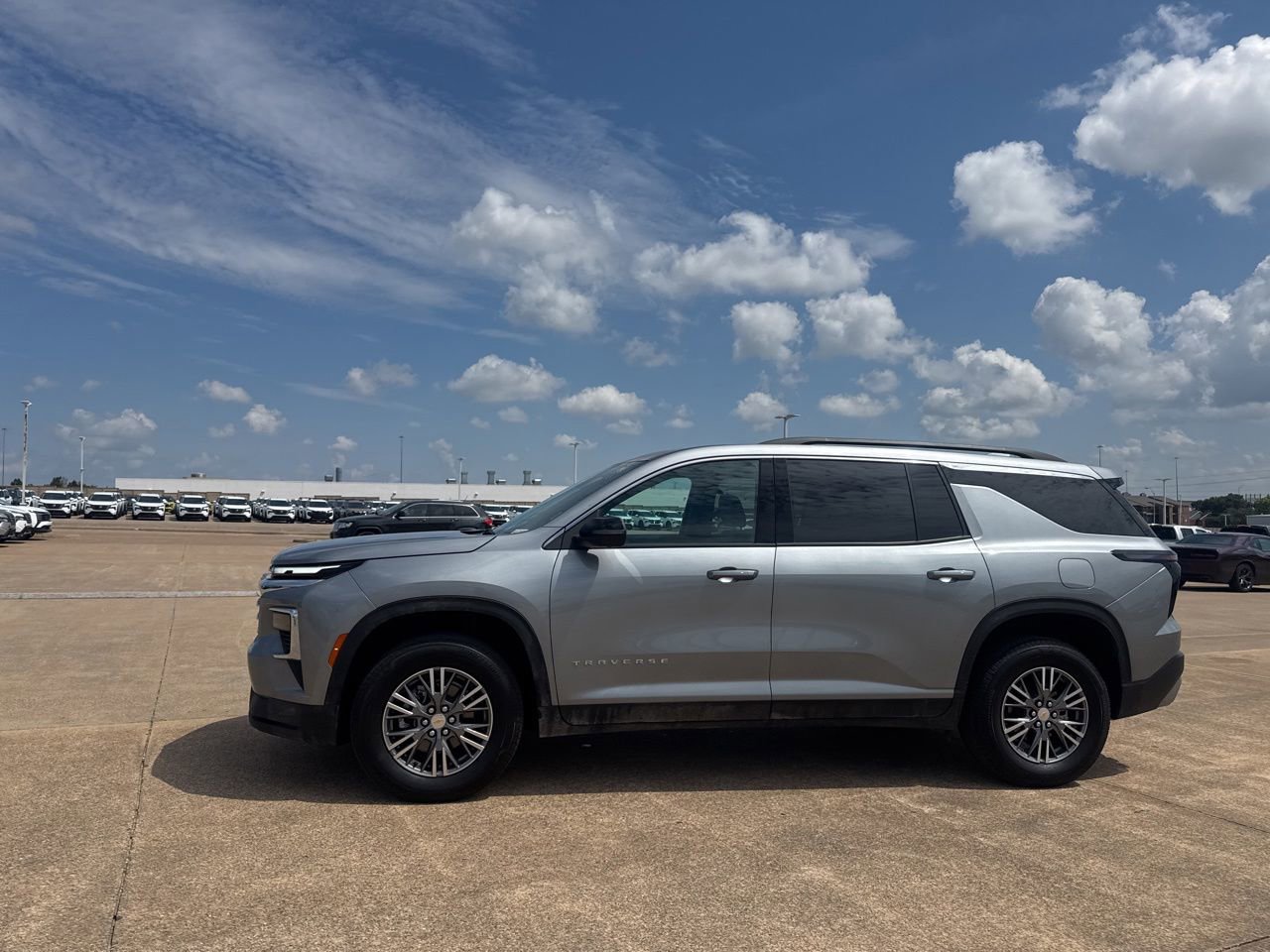 Used 2026 Chevrolet Traverse LT w/ Driver Confidence Package FWD image 12