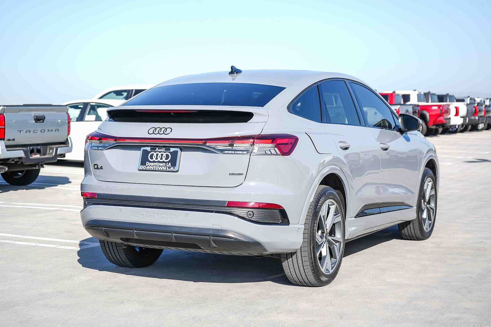 Used 2023 Audi Q4 e-tron Premium Plus w/ Premium Plus AWD/4WD image 7