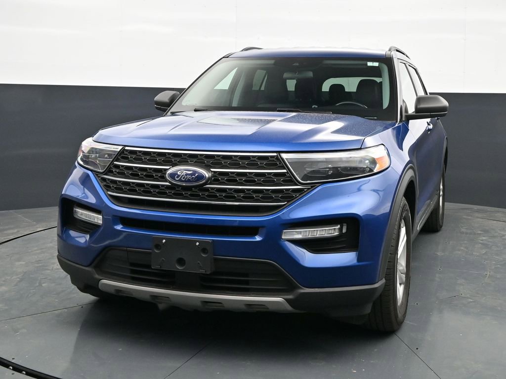Used 2022 Ford Explorer XLT w/ Equipment Group 202A RWD image 2
