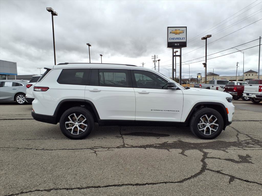 Used 2023 Jeep Grand Cherokee L Limited image 19