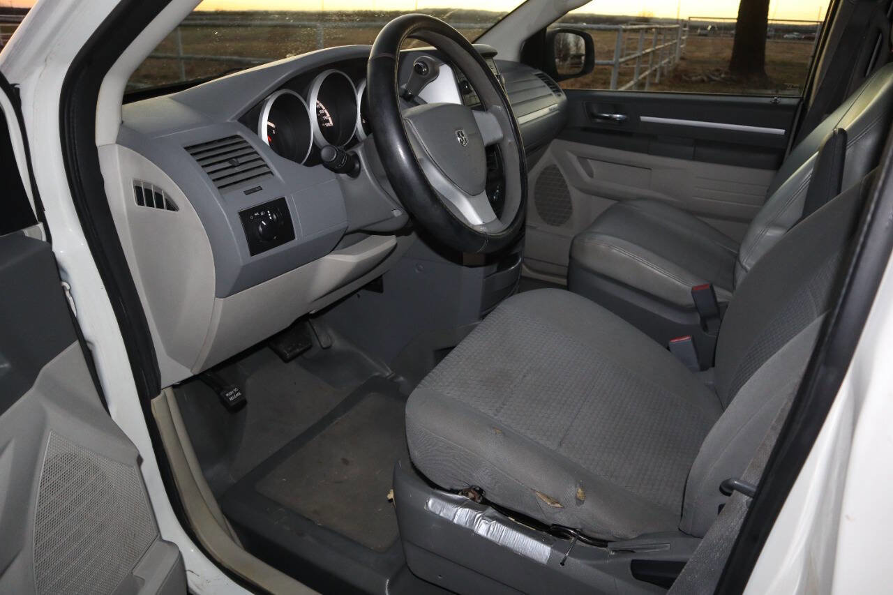 Used 2010 Dodge Grand Caravan SE w/ Climate Group image 30