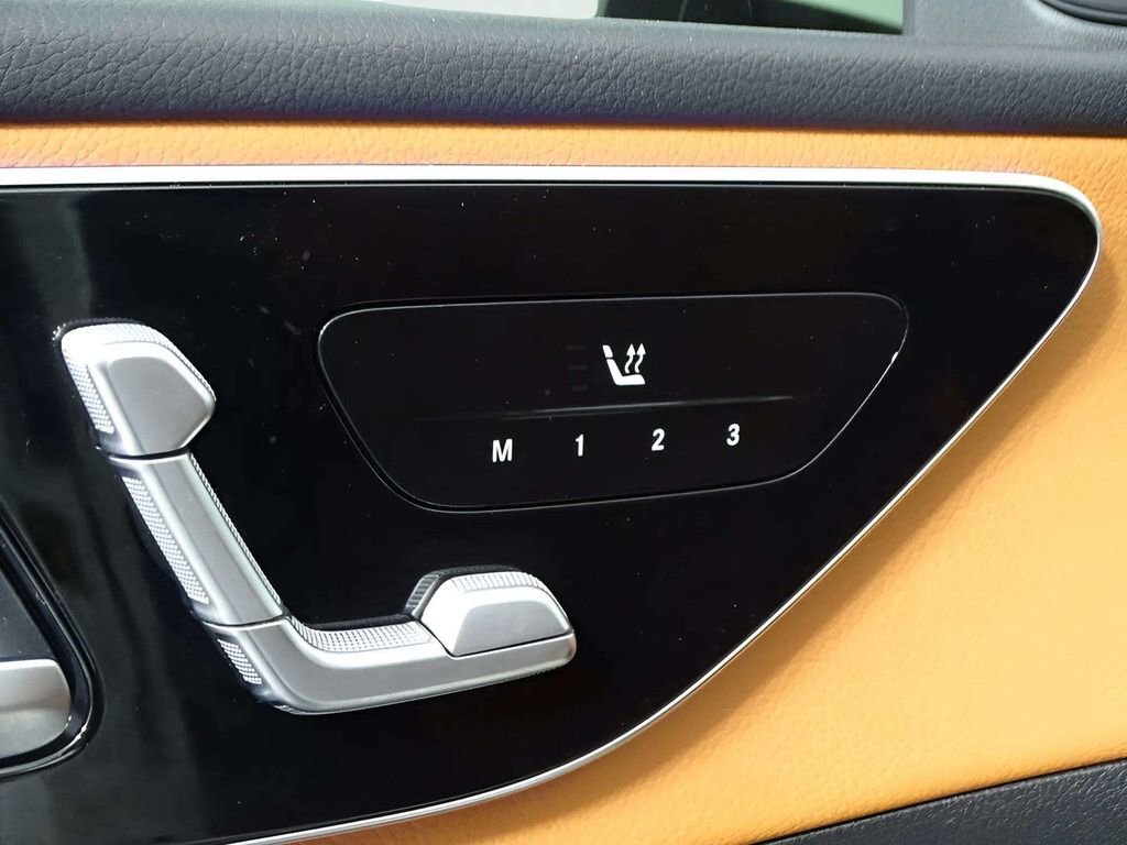 Used 2025 Mercedes-Benz C 300 4MATIC Sedan image 24