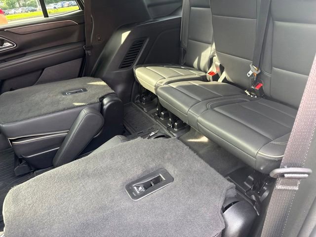 Used 2023 GMC Yukon SLT w/ SLT Luxury Package AWD/4WD image 23