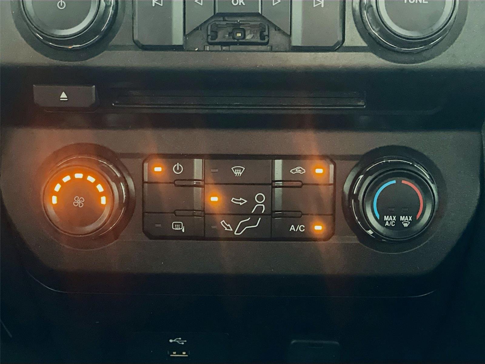 Used 2018 Ford F250 XL w/ Power Equipment Group AWD/4WD image 19