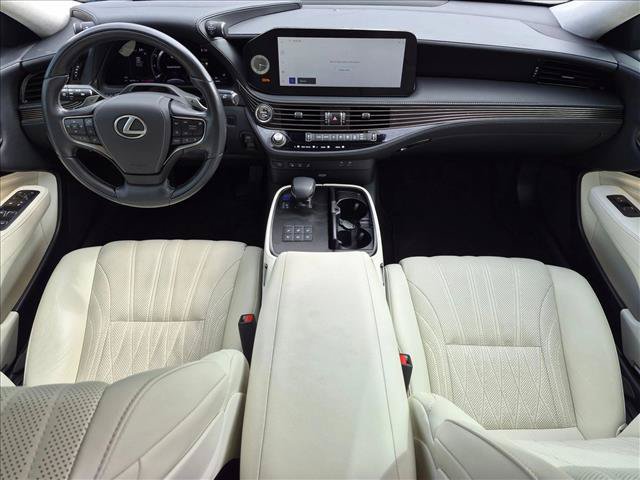 Used 2023 Lexus LS 500h AWD w/ Luxury Package image 17