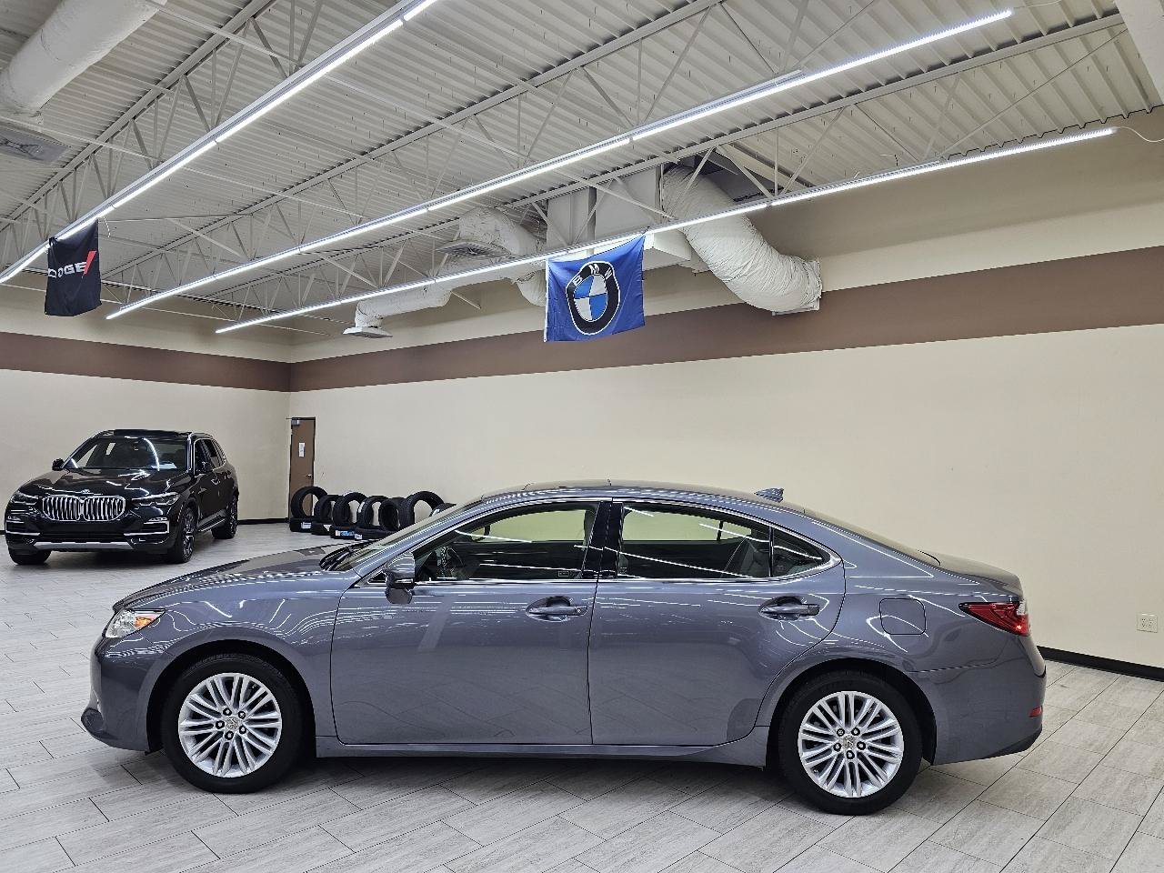 Used 2015 Lexus ES 350 w/ Luxury Package FWD image 9