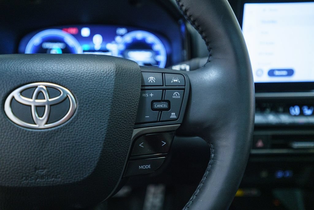 Used 2025 Toyota Camry XSE FWD image 19