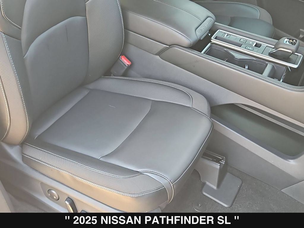 Used 2025 Nissan Pathfinder SL FWD image 33