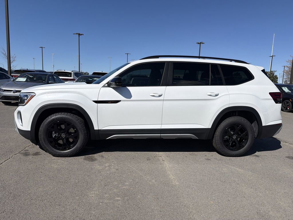 New 2026 Volkswagen Atlas Peak Edition image 2