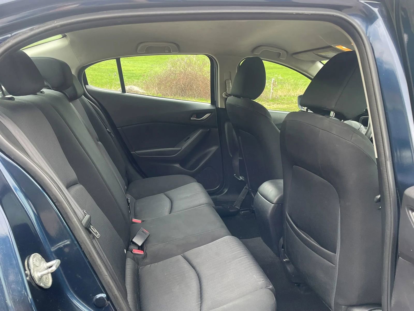 Used 2015 MAZDA MAZDA3 i Sport FWD image 23