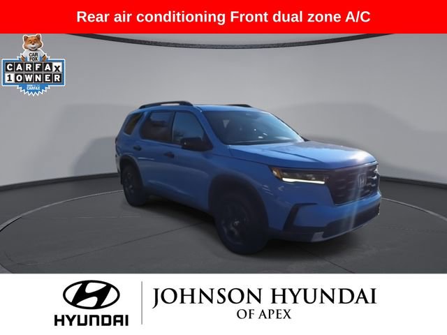 Used 2025 Honda Pilot TrailSport image 2