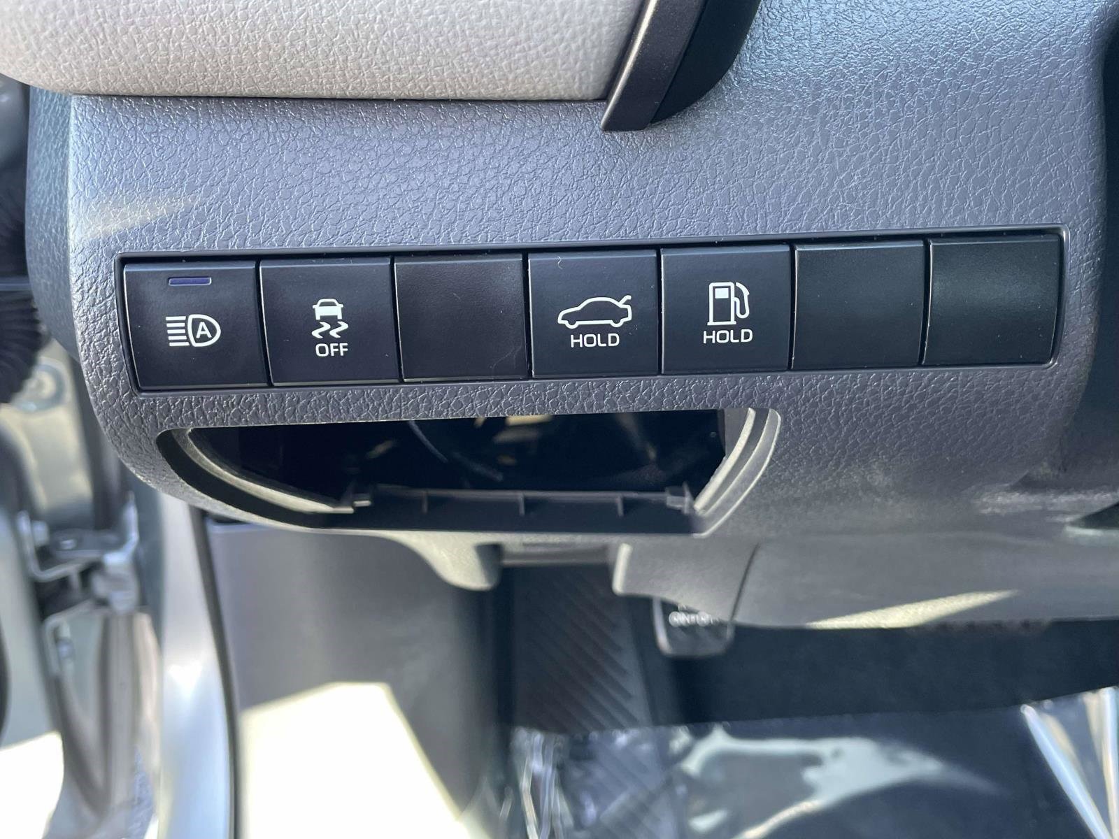 Used 2024 Toyota Camry LE w/ Convenience Package FWD image 21