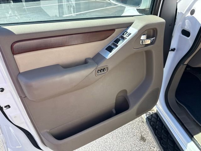 Used 2012 Nissan Pathfinder LE AWD/4WD image 12
