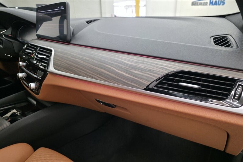 Used 2023 BMW 530i w/ Convenience Package RWD image 35