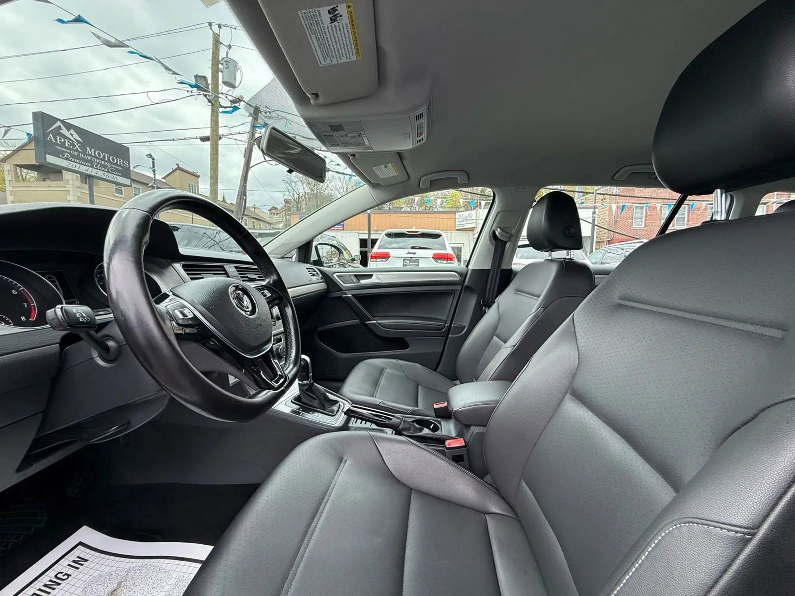 Used 2015 Volkswagen Golf S image 20