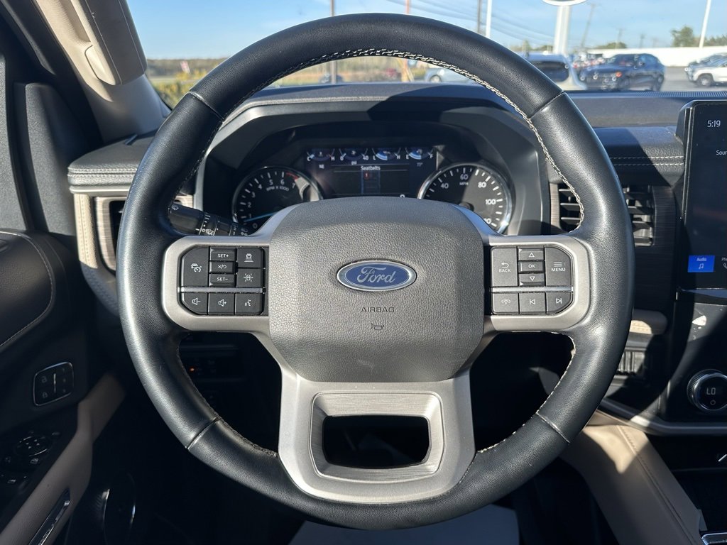 Used 2023 Ford Expedition Max Limited image 29