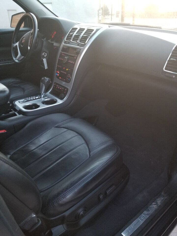 Used 2010 GMC Acadia SLT w/ Technology Package image 8