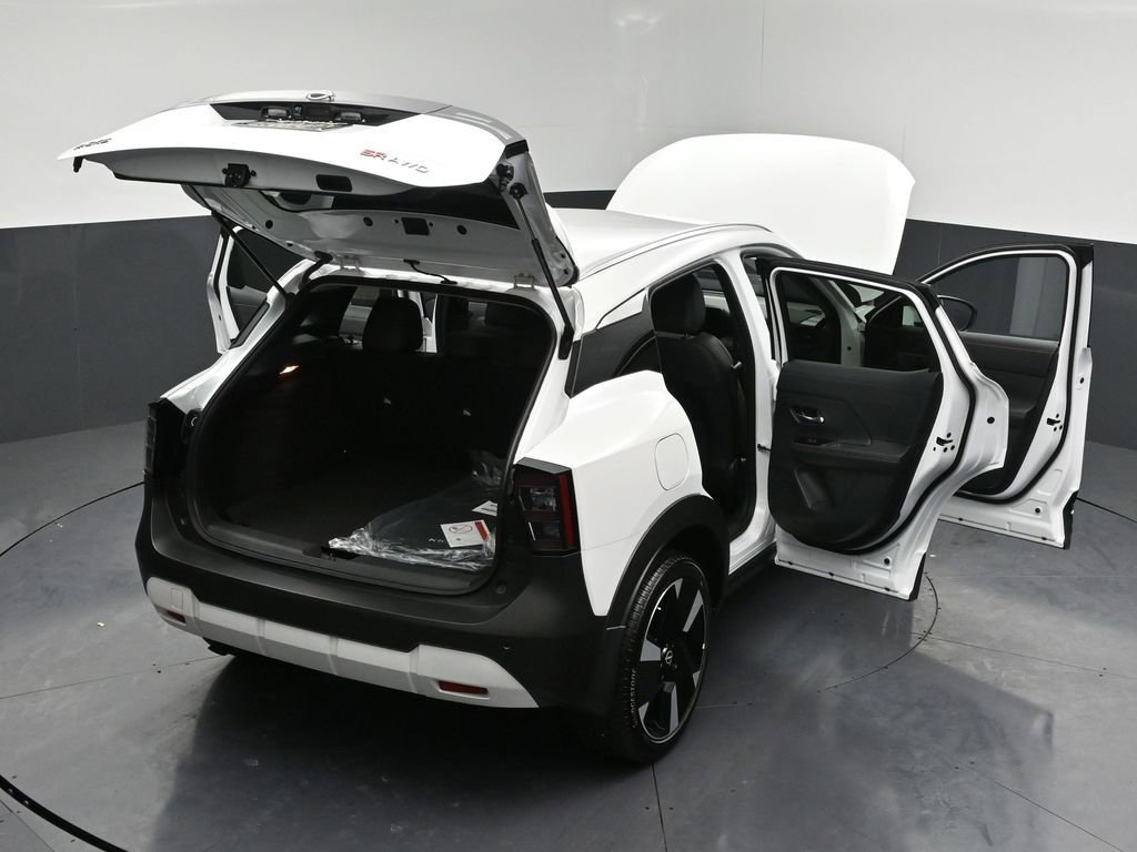 Certified 2025 Nissan Kicks SR image 31