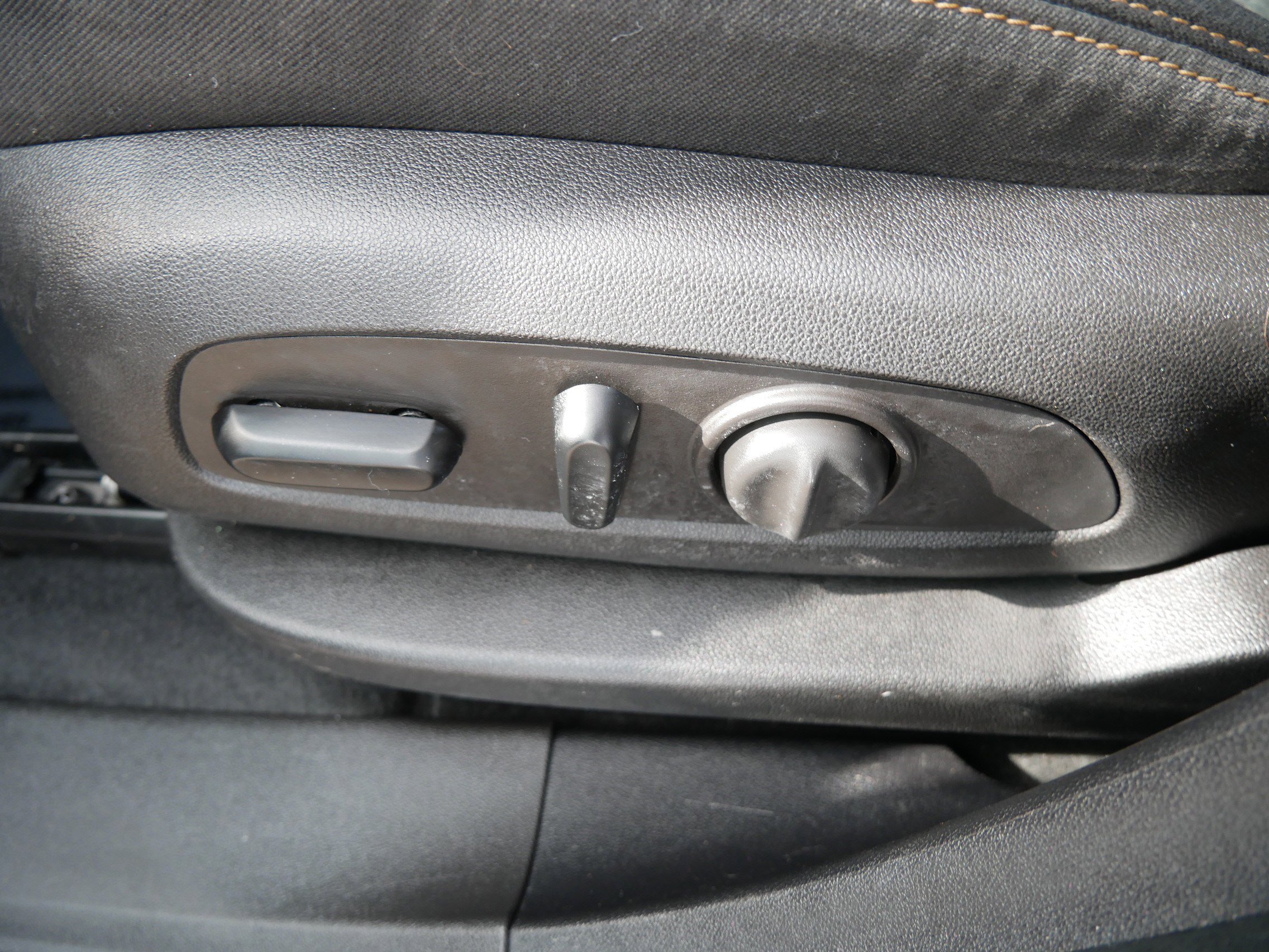 Used 2018 GMC Terrain SLE w/ Driver Convenience Package image 19