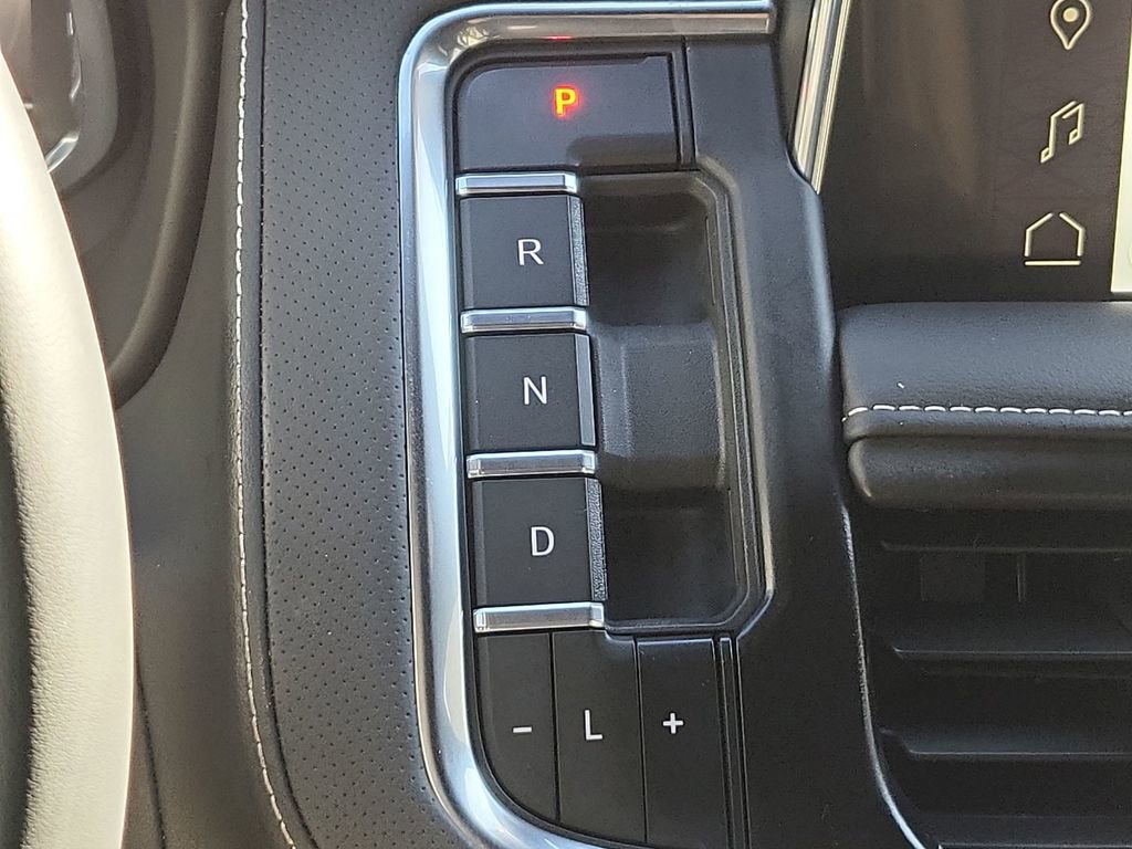 Certified 2024 GMC Yukon XL SLT w/ SLT Luxury Package image 16