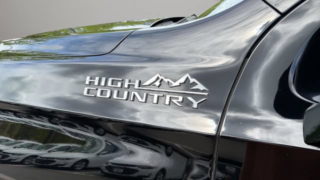 Used 2024 Chevrolet Tahoe High Country AWD/4WD image 10