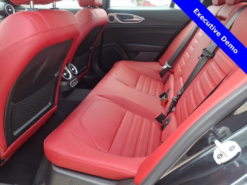 New 2025 Alfa Romeo Giulia w/ Veloce Package Rwd image 10