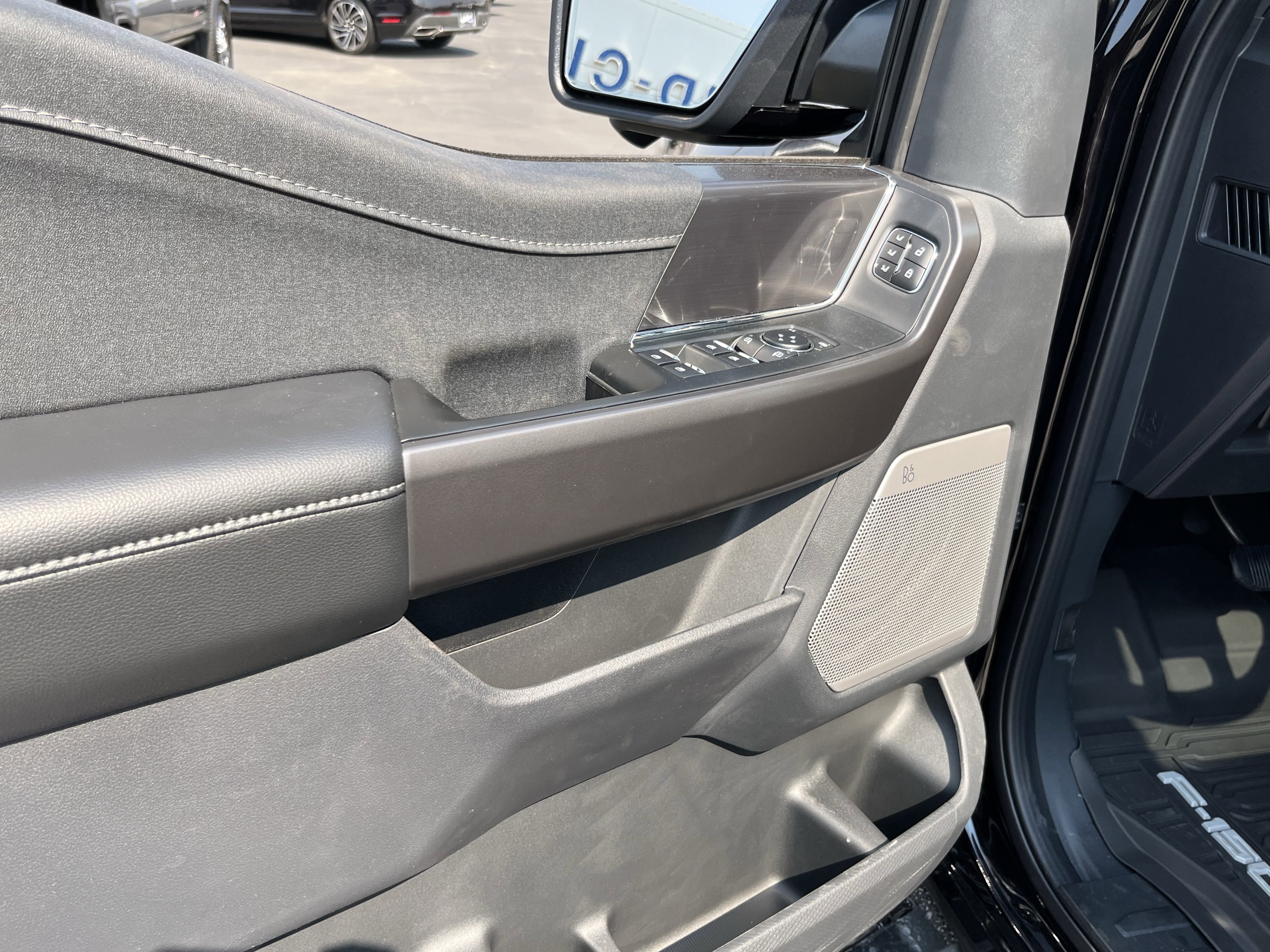 New 2025 Ford F150 Lariat w/ Equipment Group 501A Mid image 17