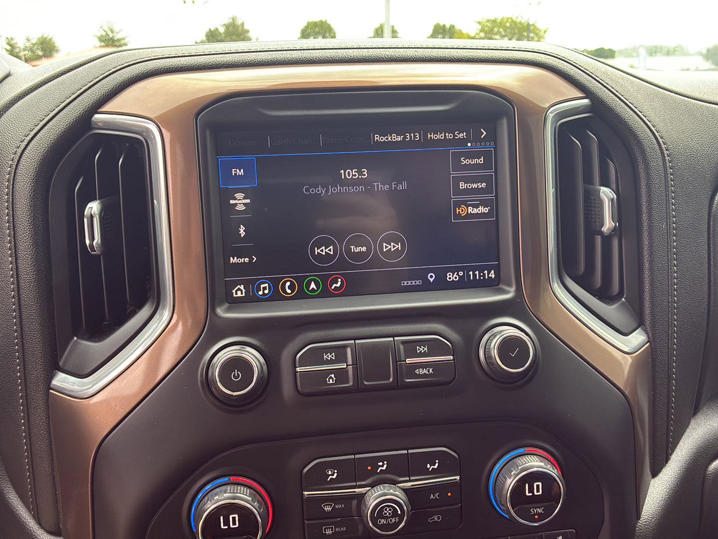 Used 2019 Chevrolet Silverado 1500 High Country w/ Technology Package AWD/4WD image 21