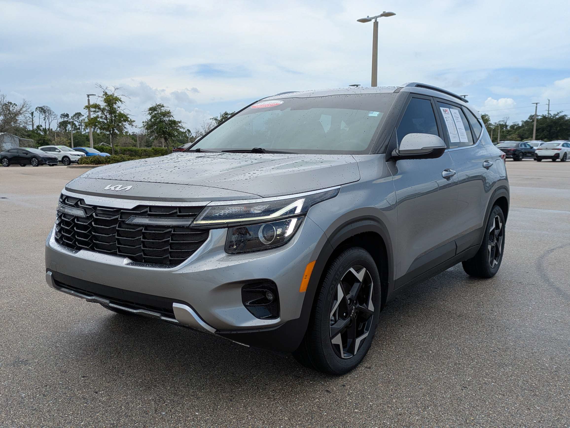 Certified 2024 Kia Seltos EX FWD image 8