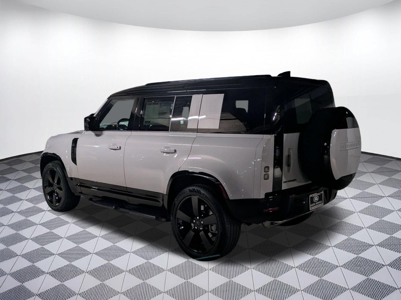 New 2026 Land Rover Defender 110 X-Dynamic SE AWD/4WD image 3