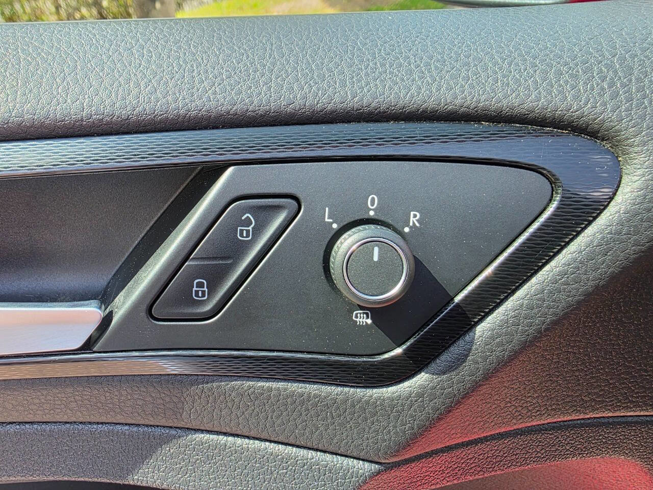 Used 2015 Volkswagen GTI SE w/ Lighting Package (SEL) FWD image 10