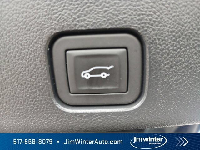 Certified 2025 Buick Enclave Avenir w/ LPO, Floor Liner Package AWD/4WD image 17