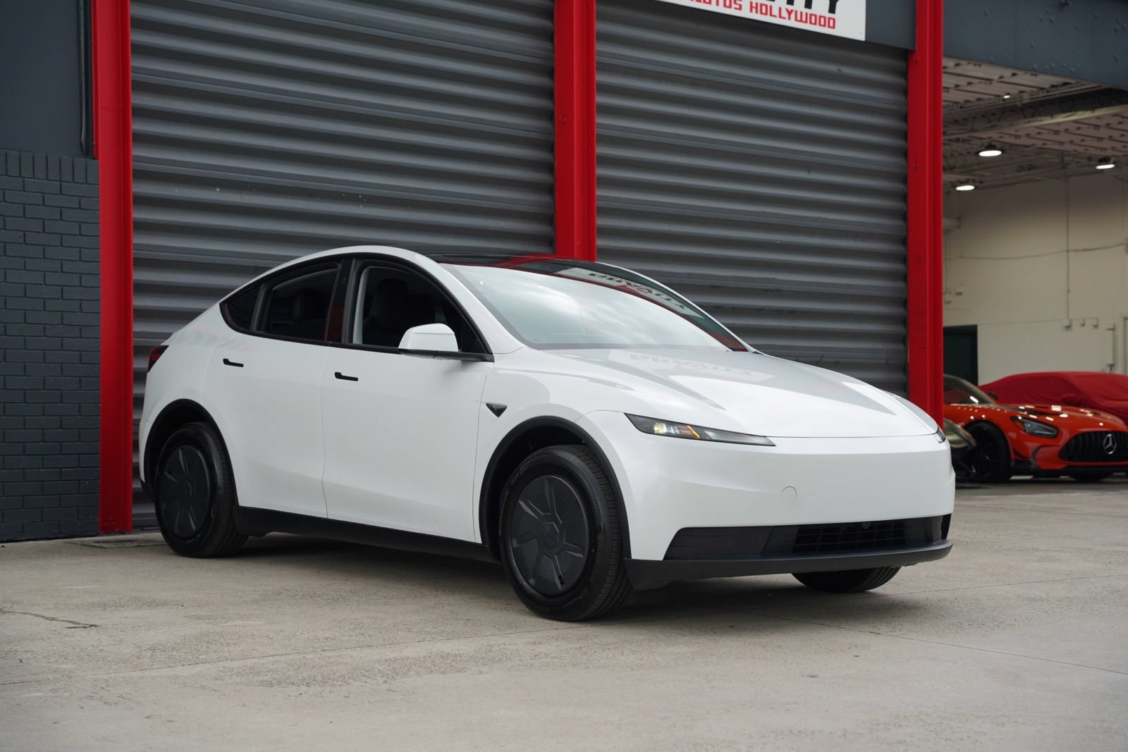Used 2026 Tesla Model Y 2WD image 3