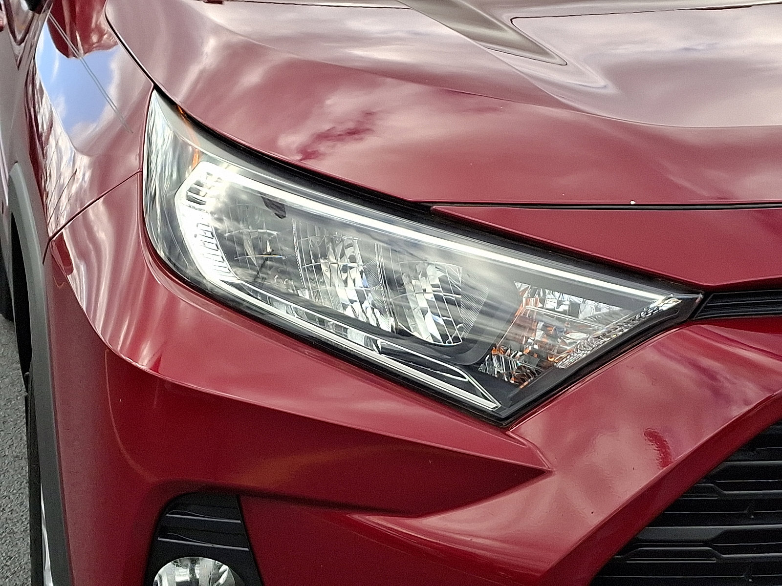 Used 2019 Toyota RAV4 XLE image 9