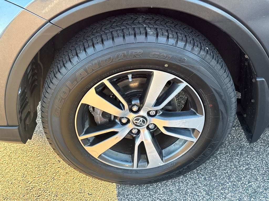 Used 2017 Toyota RAV4 XLE image 38