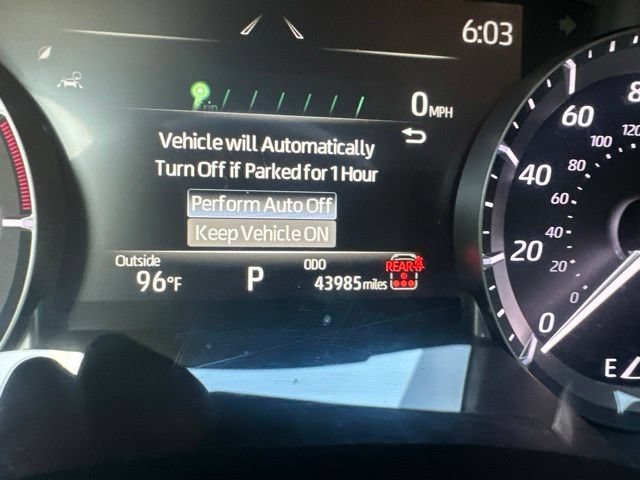 Used 2025 Toyota Highlander LE FWD image 16