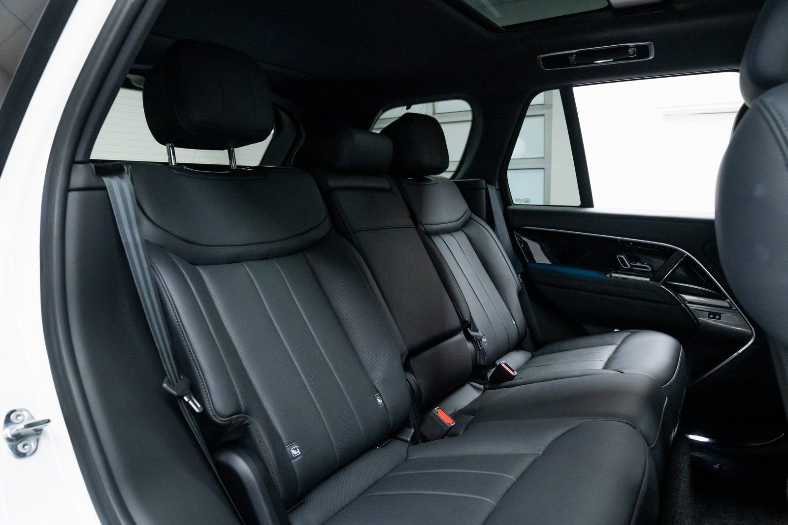 Used 2024 Land Rover Range Rover SE AWD/4WD image 22