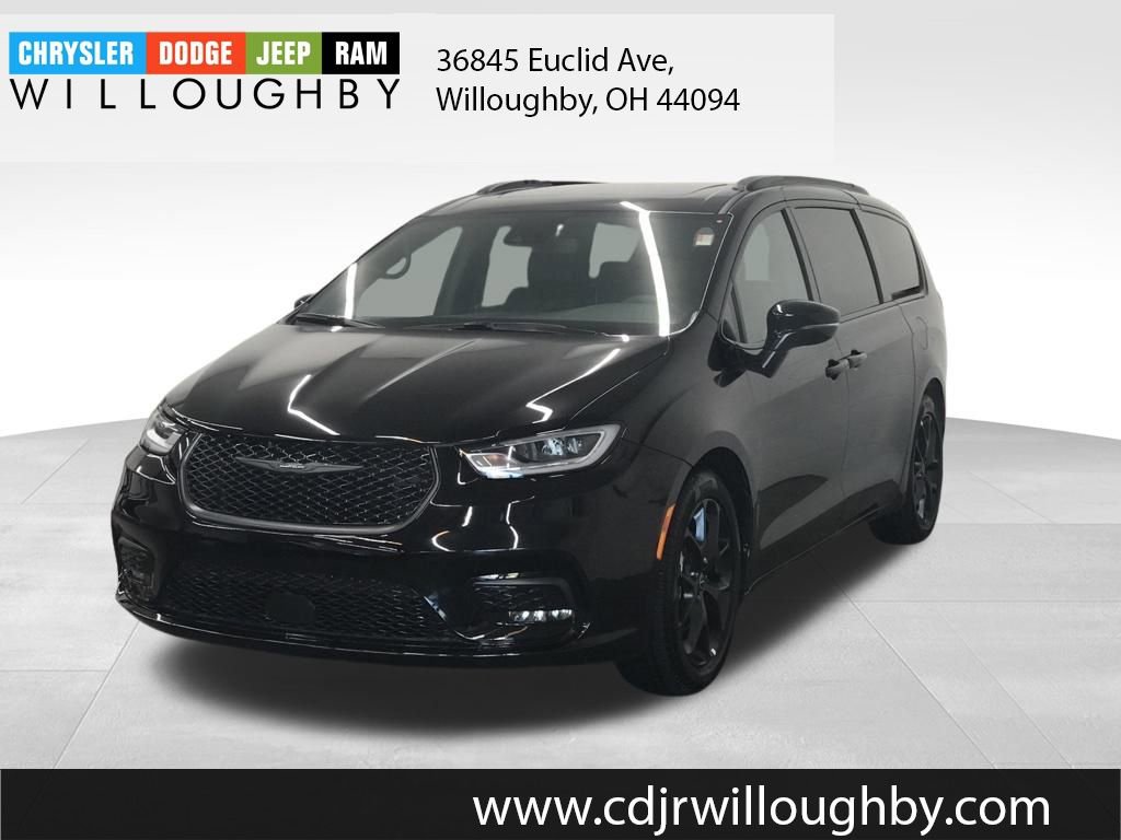 Used 2025 Chrysler Pacifica Limited