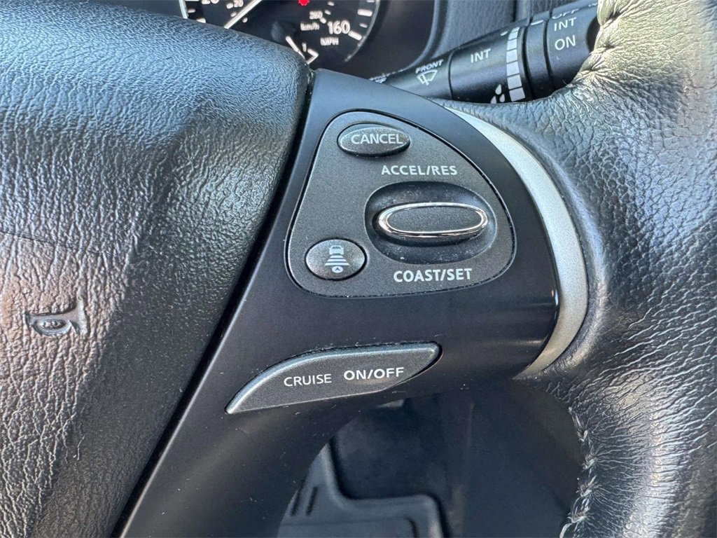 Used 2019 Nissan Pathfinder SV image 19