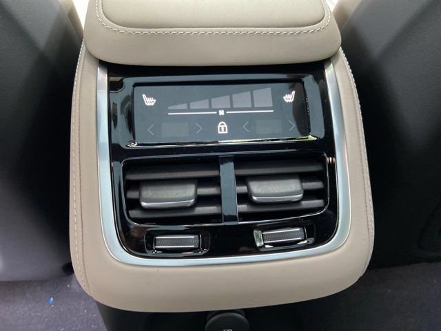 New 2026 Volvo XC90 T8 Plus w/ Protection Package Premier AWD/4WD image 14