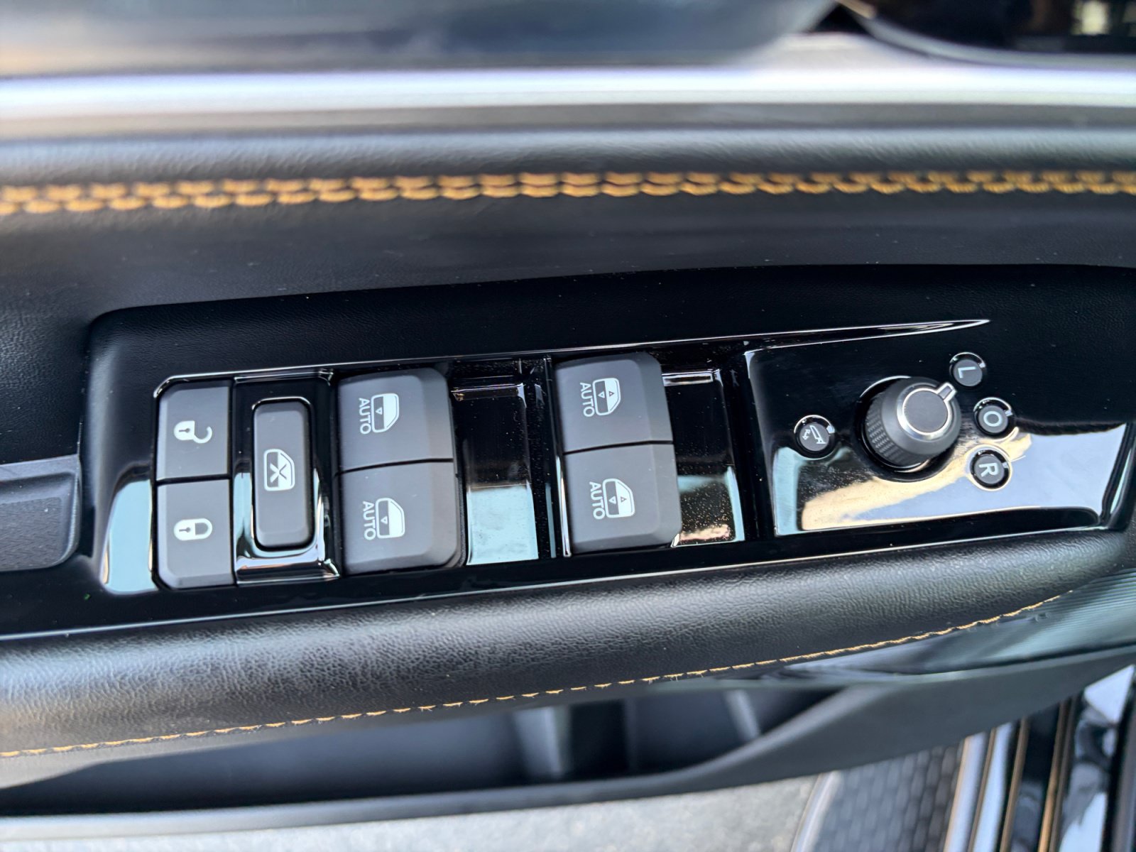 New 2026 Jeep Grand Wagoneer 4WD image 17