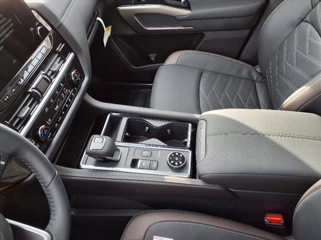 New 2025 Nissan Pathfinder Platinum w/ Cargo Package image 16