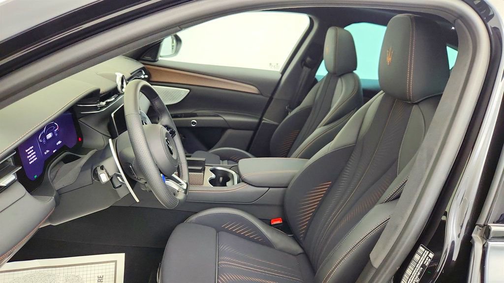Used 2025 Maserati Grecale Folgore AWD/4WD image 21