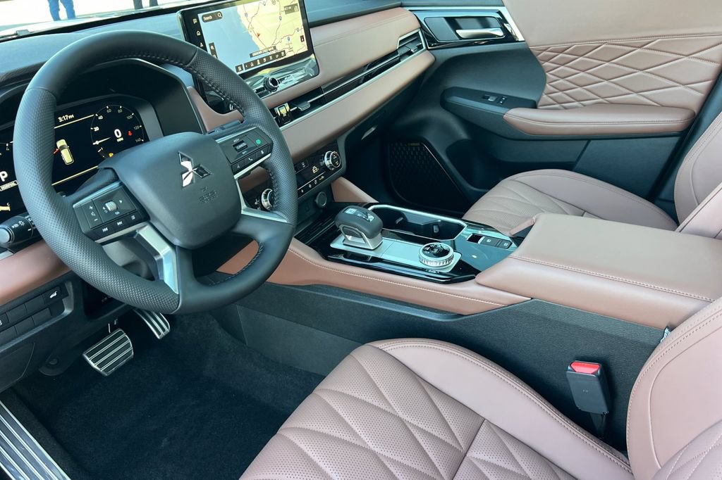 New 2026 Mitsubishi Outlander SEL FWD image 11