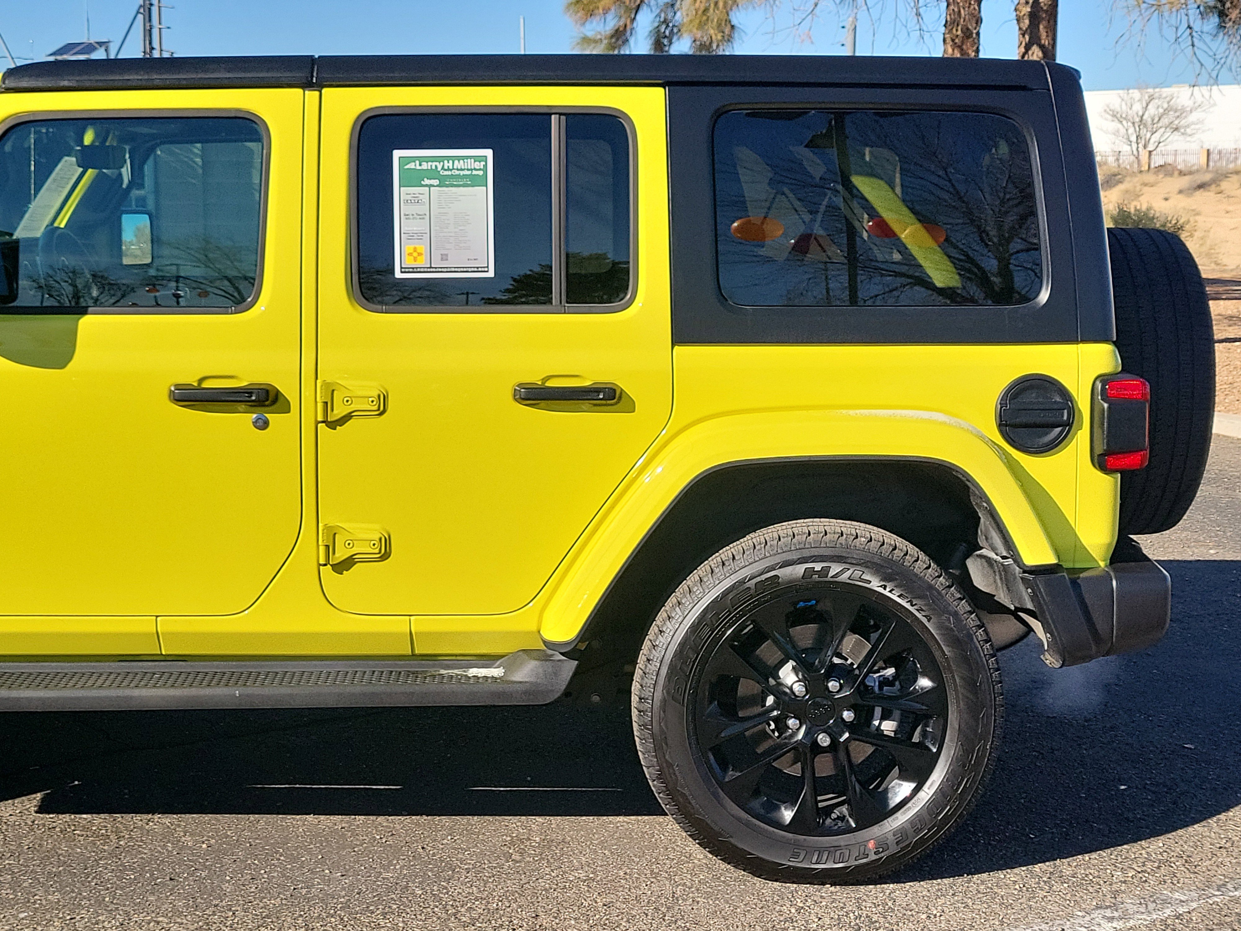 Used 2023 Jeep Wrangler Unlimited Sahara w/ Cold Weather Group image 4