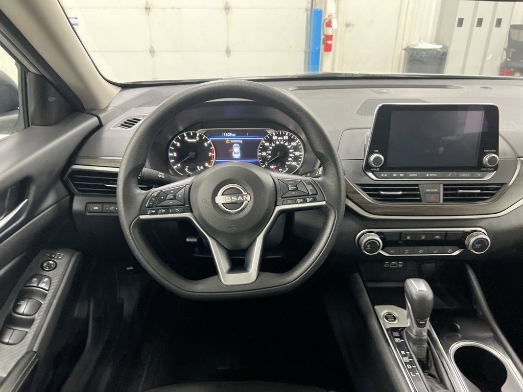 Used 2024 Nissan Altima 2.5 SV FWD image 11