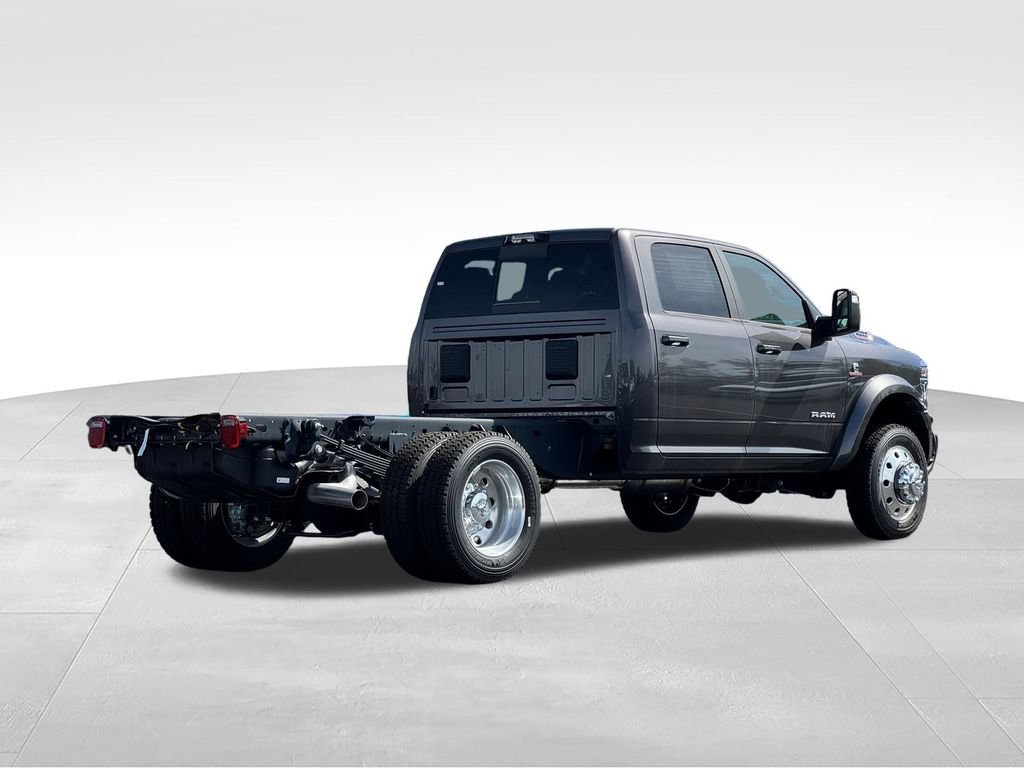 New 2026 RAM 5500 4x4 Crew Cab w/ Laramie Trim Package image 7