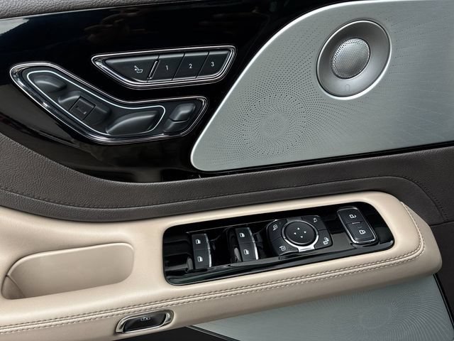 Used 2022 Lincoln Aviator Grand Touring w/ Equipment Group 301A AWD/4WD image 12
